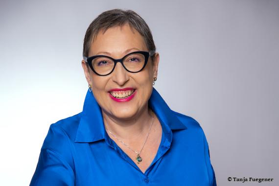 Marina Diané Kontakt